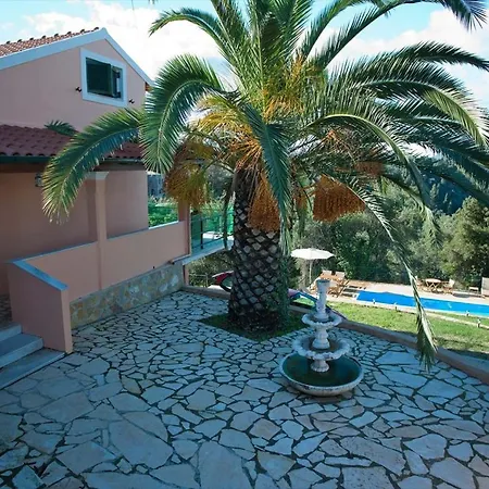 Kira Holiday home